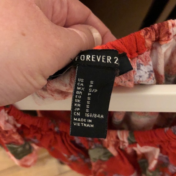 Red floral forever 21 dress - Picture 4 of 4